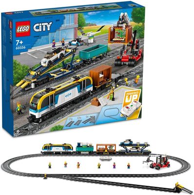 Alle Details zum LEGO-Set Güterzug und ähnlichen Sets