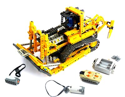 Alle Details zum LEGO-Set Motorisierter Bulldozer und ähnlichen Sets