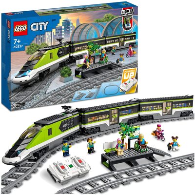 Alle Details zum LEGO-Set Personen-Schnellzug und ähnlichen Sets
