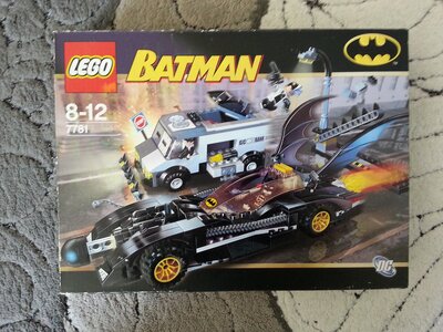 The Batmobile: Two-Faces Flucht bei Amazon bestellen