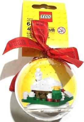 Weihnachtsbaumkugel mit Weihnachtshütte bei Amazon bestellen
