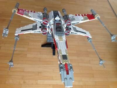 Alle Details zum LEGO-Set X-Wing Fighter (2000er Version) und ähnlichen Sets